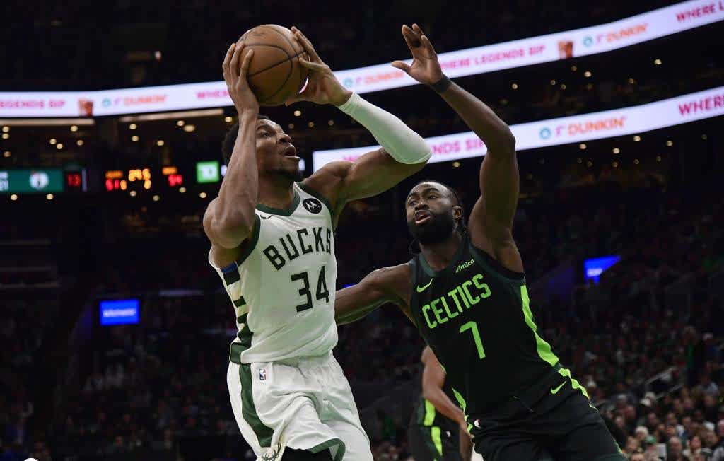 绿衫军狂胜对手，成功晋级东部半决赛